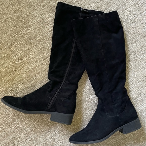 Black boots - Picture 6 of 7